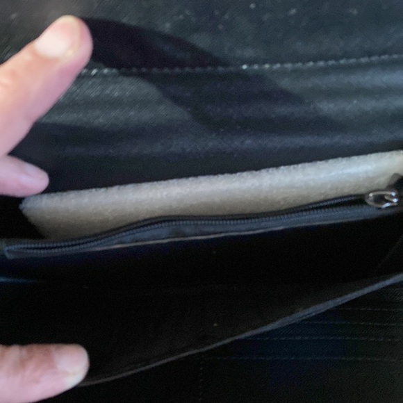 ❤️HOST PICK❤️Brand New⭐️Holographic Handbag/purse with matching wallet. - Picture 6 of 8